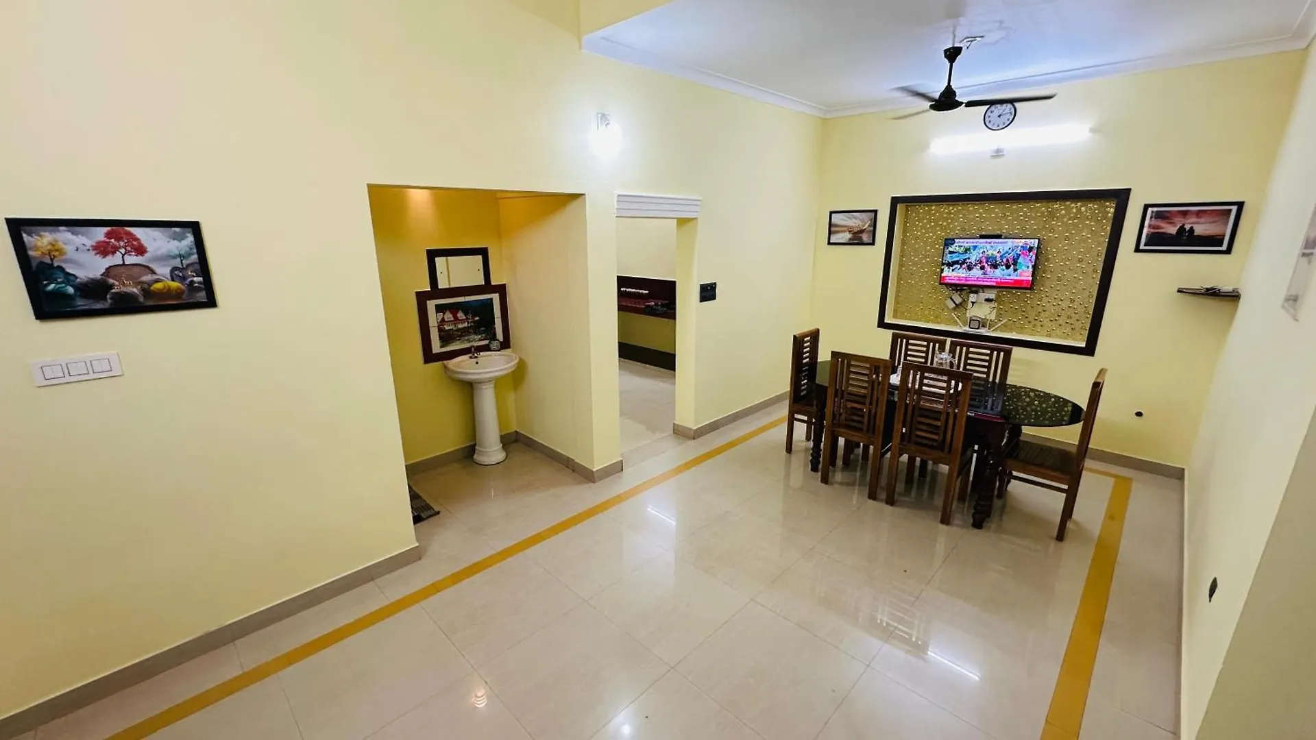Golden Pearl Private Villa With Pool Vythiri 0*,  Índia